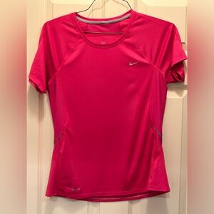 Nike Women’s Dri-Fit Shirt Size Medium